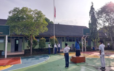 Memperkokoh Ideologi Pancasila, Menuju Indonesia Raya: SMP Negeri 4 Sewon Gelar Upacara Bendera Peringatan Hari Lahir Pancasila Tahun 2025