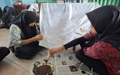 Peringati Hari Batik Nasional, SMP Negeri 4 Sewon Selenggarakan Kegiatan Membatik